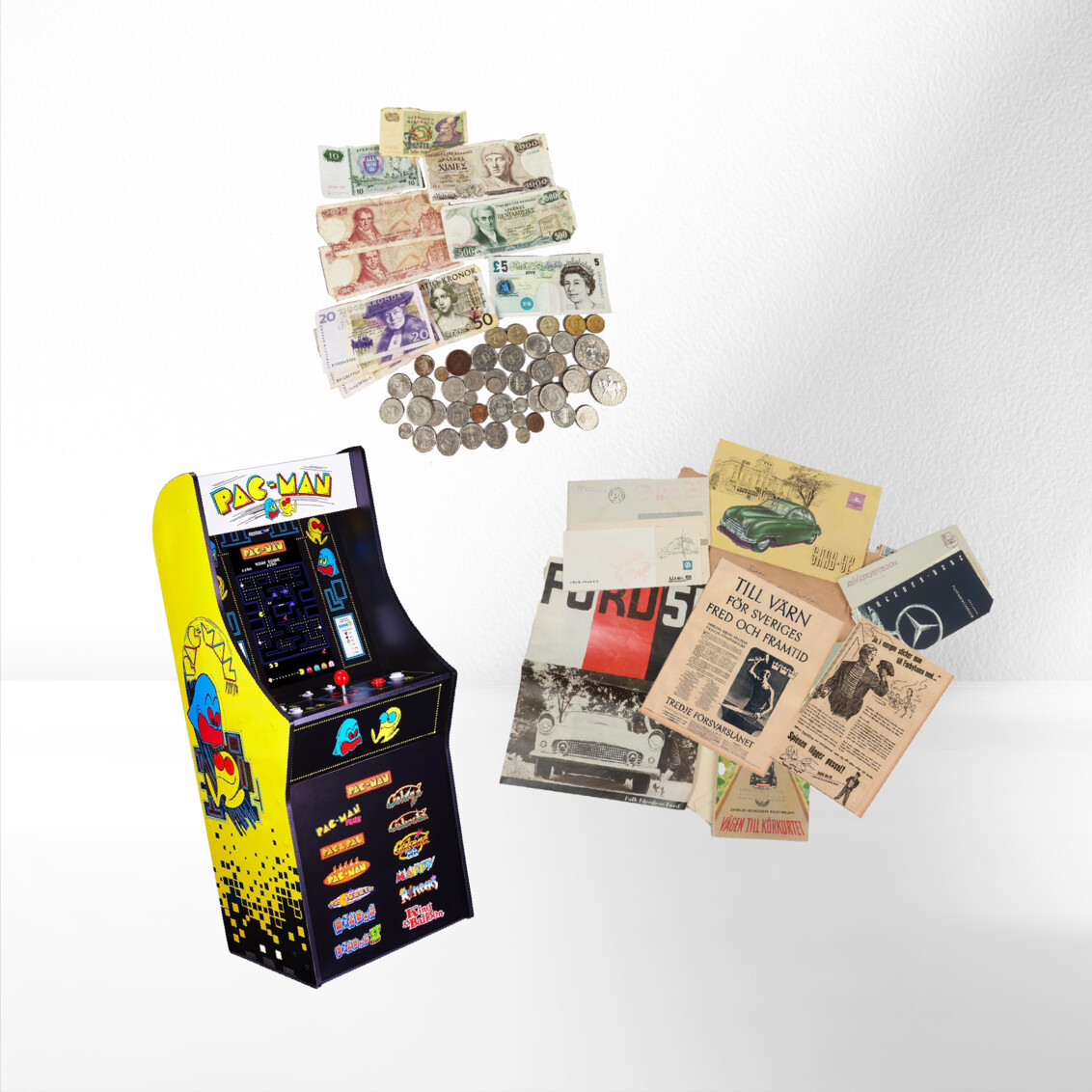 Samlinger af penge og gamle magasiner.