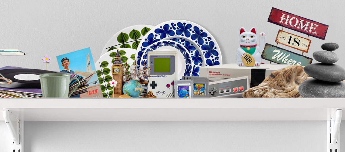 Sparring by Elfa hylde fyldt med forskellige kollektioner.