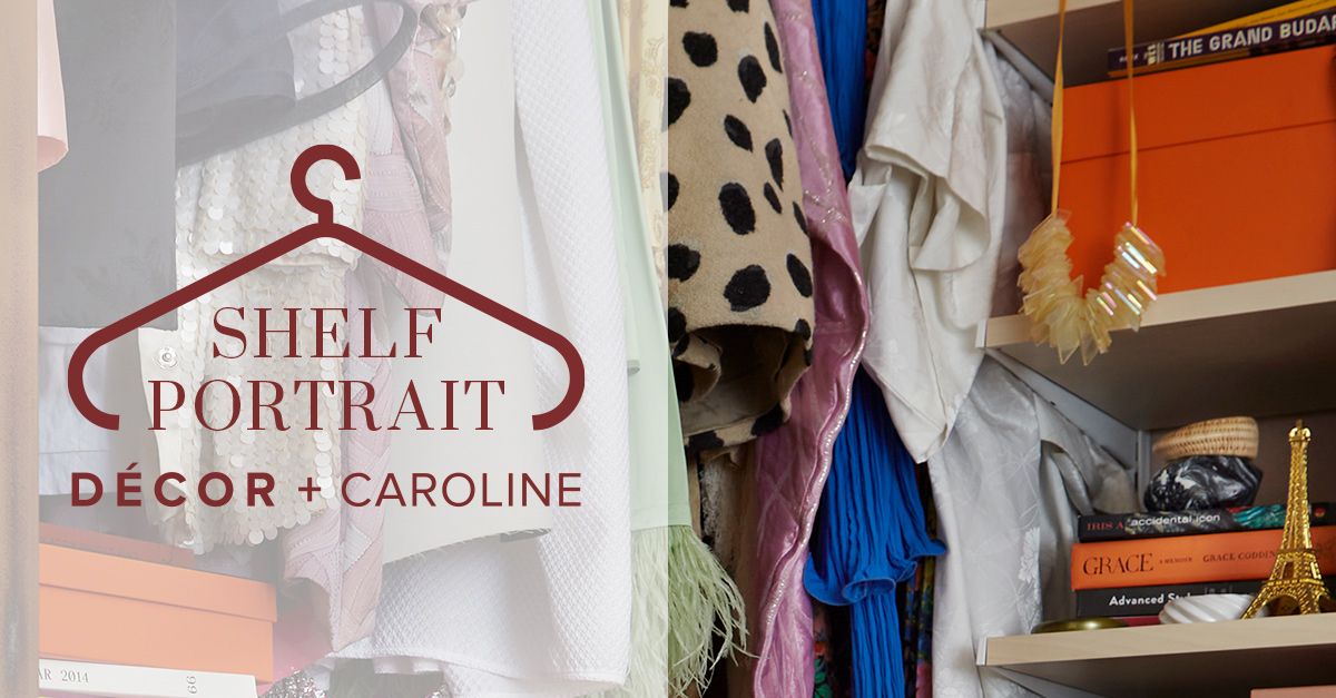 Classic by Elfa -vaatekaappi, jossa on koivuhyllyt ja värikkäitä vaatteita.