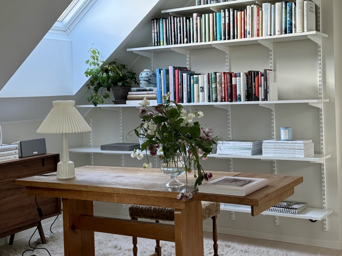 Elfa wall mounted desk sale