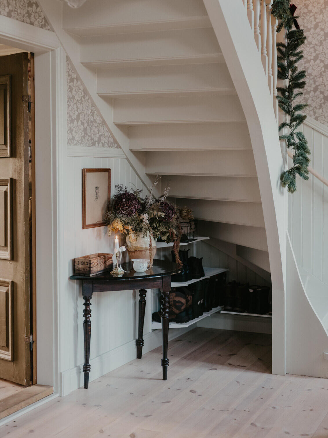 Effective storage in impossible spaces