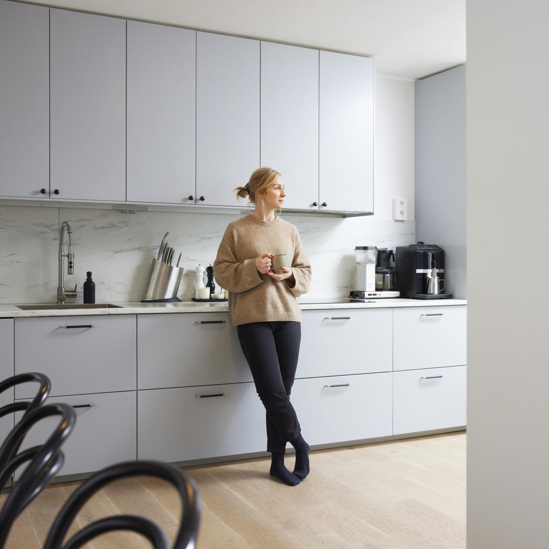 tänker på planning hjälp i köket