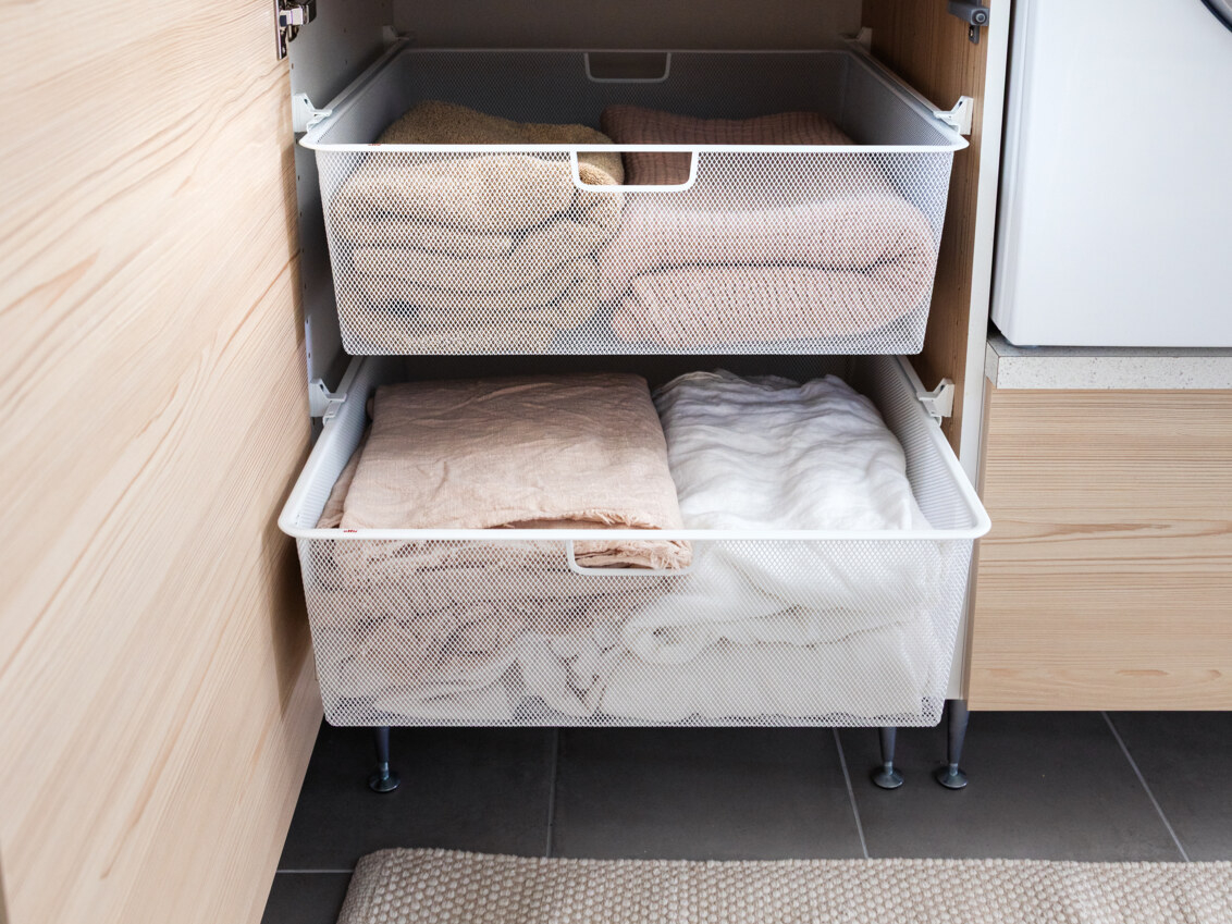 Classic by Elfan ulosvedettävät verkkokorit tammikaapissa.