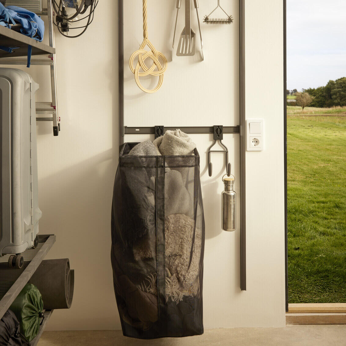 Elfan Garage+-säilytyspussi, jossa on huopia.