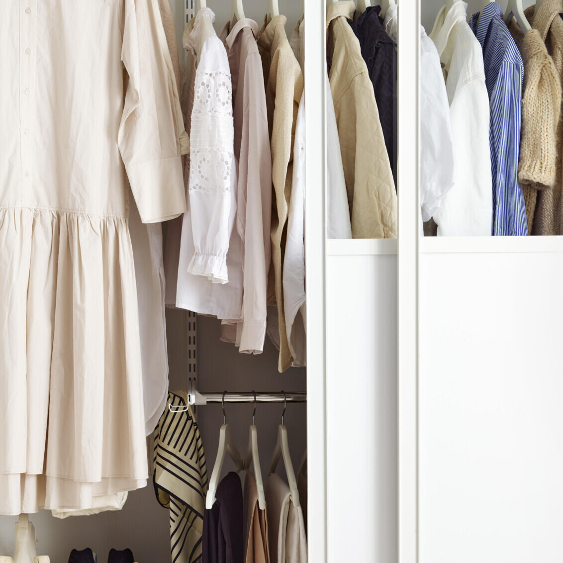 Klasický francouzský pocit s modelem posuvných dveří Gallery ve střízlivých barvách.